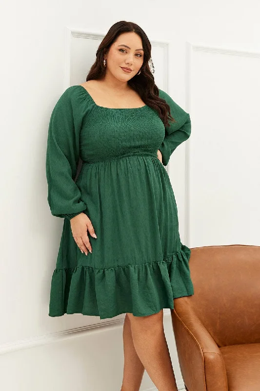 Halter neck sundress-Green Fit And Flare Dress Long Sleeve Shirred