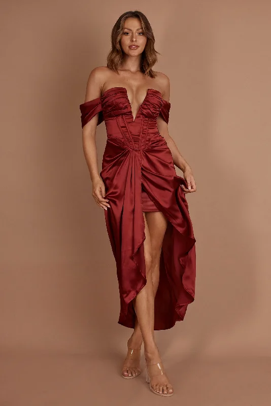 Flared cocktail dress-Mariesa Plunging Neckline Dress Red